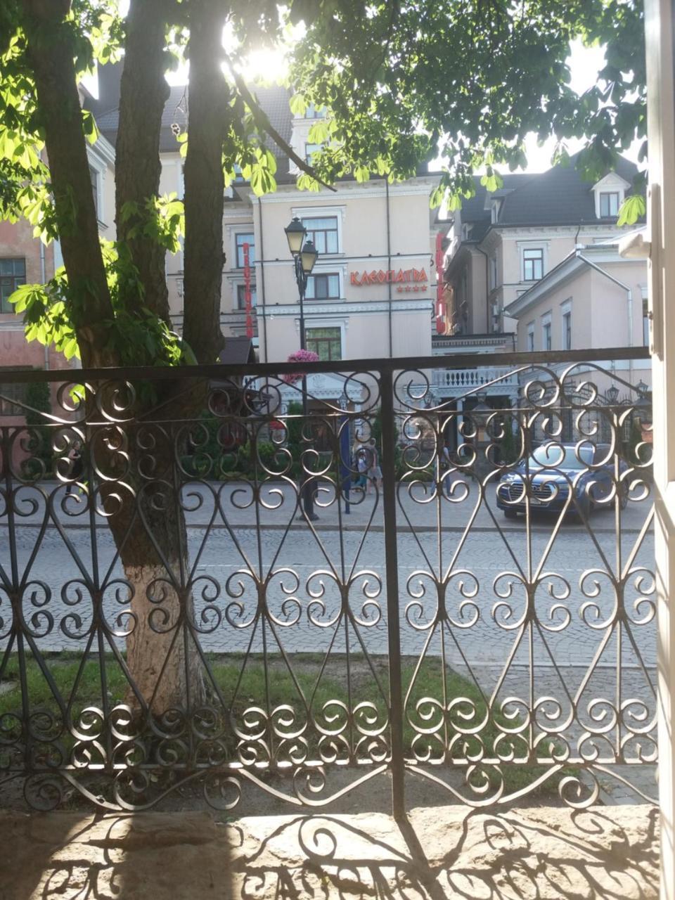 Уютные Апартаменты В Самом Сердце Старого Города Kamenets-Podolsk Eksteriør bilde